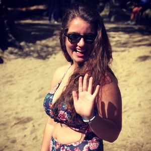 Meet your Posher, Julianna